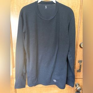 Mountain Hardware Men's Black Crewneck Base layer thermal top